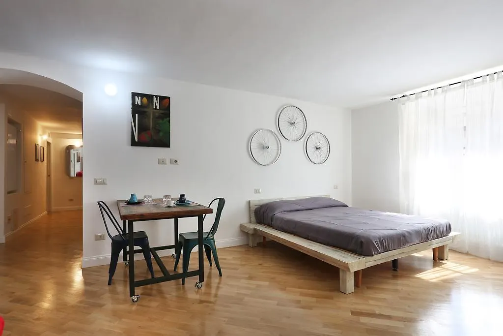 Flora Apartment Florence Italy
