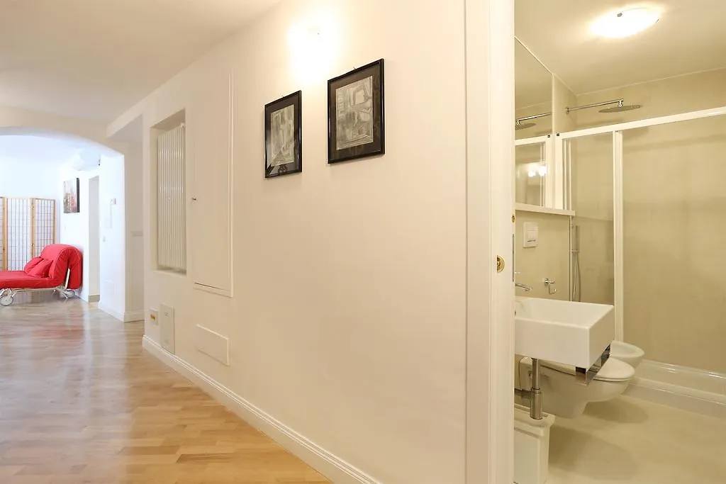 Flora Apartment Florence Italy